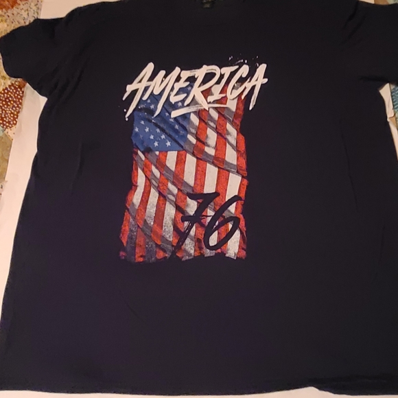 Anvil Tops - 🦇2/$15 Lightweight America tshirt